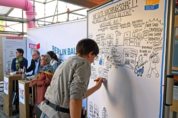 Roadshow Berlin Baut auf Gemeinschaft – Illustration am Ausstellungsstand